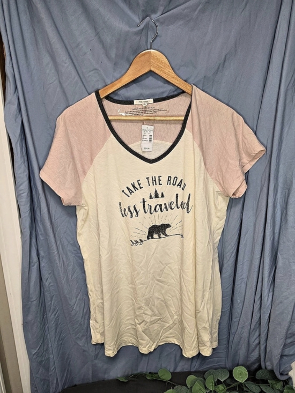 *BRAND NEW* Maurices Graphic Short Sleeve Tee Size XL